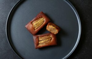 皮ごと練り込む国産バナナ菓子【TARI】