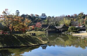 国指定『名勝』の庭園 庭越しに天守を望む【彦根城・玄宮園】