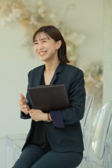 《輝く女性支配人 VOL.28》業務の延長線が支配人の立場 異業種への転職を経てブライダルに再挑戦【ワールドサービス ルシェルブラン表参道　支配人　髙濵 優さん】