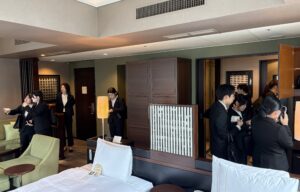 ホテル客室の企画案を発表【専門学校日本ホテルスクール】