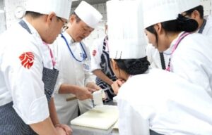 韓国学生が参加の日本料理研修【辻調理師専門学校】